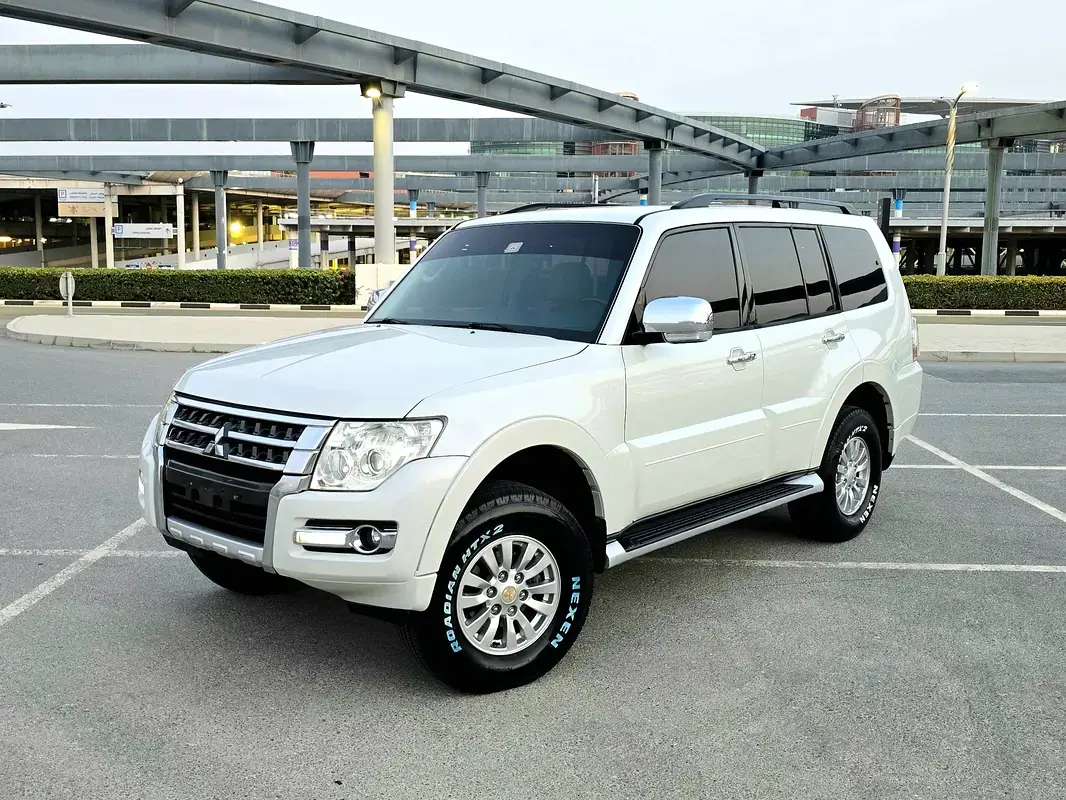 2015 Mitsubishi Pajero GLS
