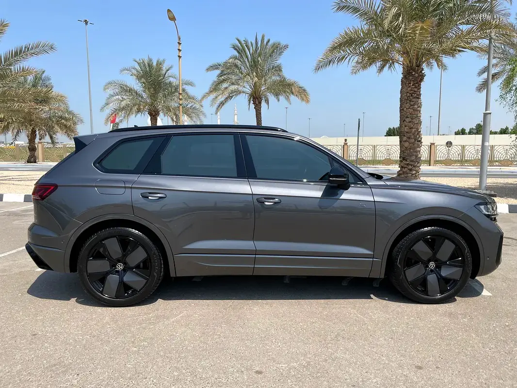 2024 Volkswagen Touareg R-Line