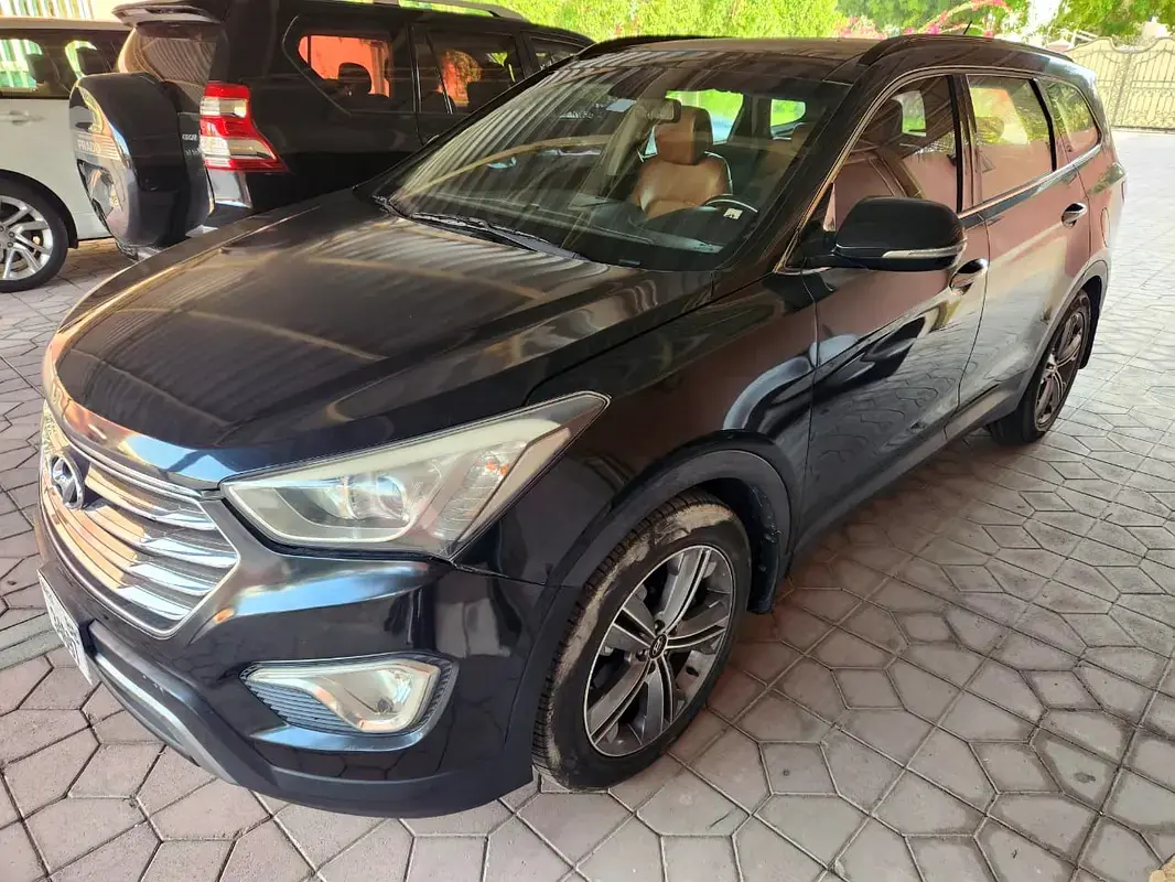 2014 Hyundai Grand Santa Fe