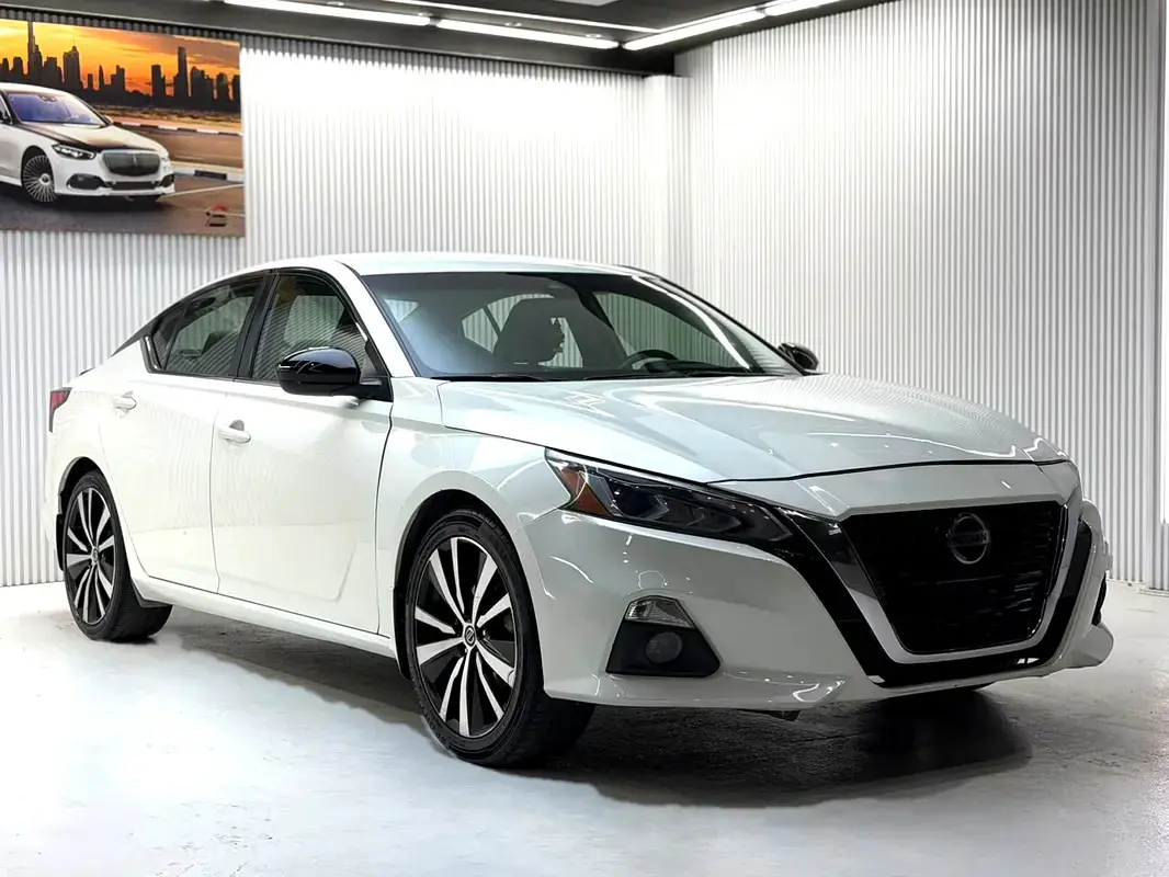 2022 Nissan Altima SR