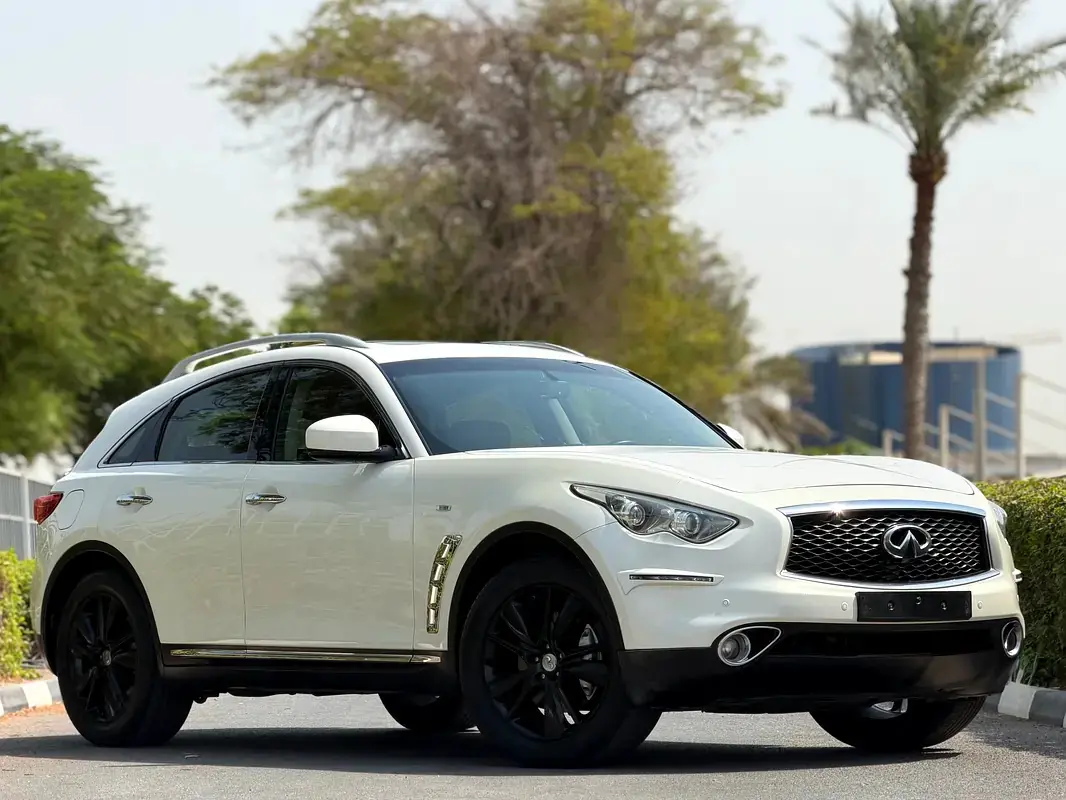 2015 Infiniti QX70 Luxury Plus
