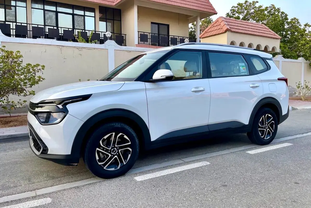 2023 Kia Carens EX