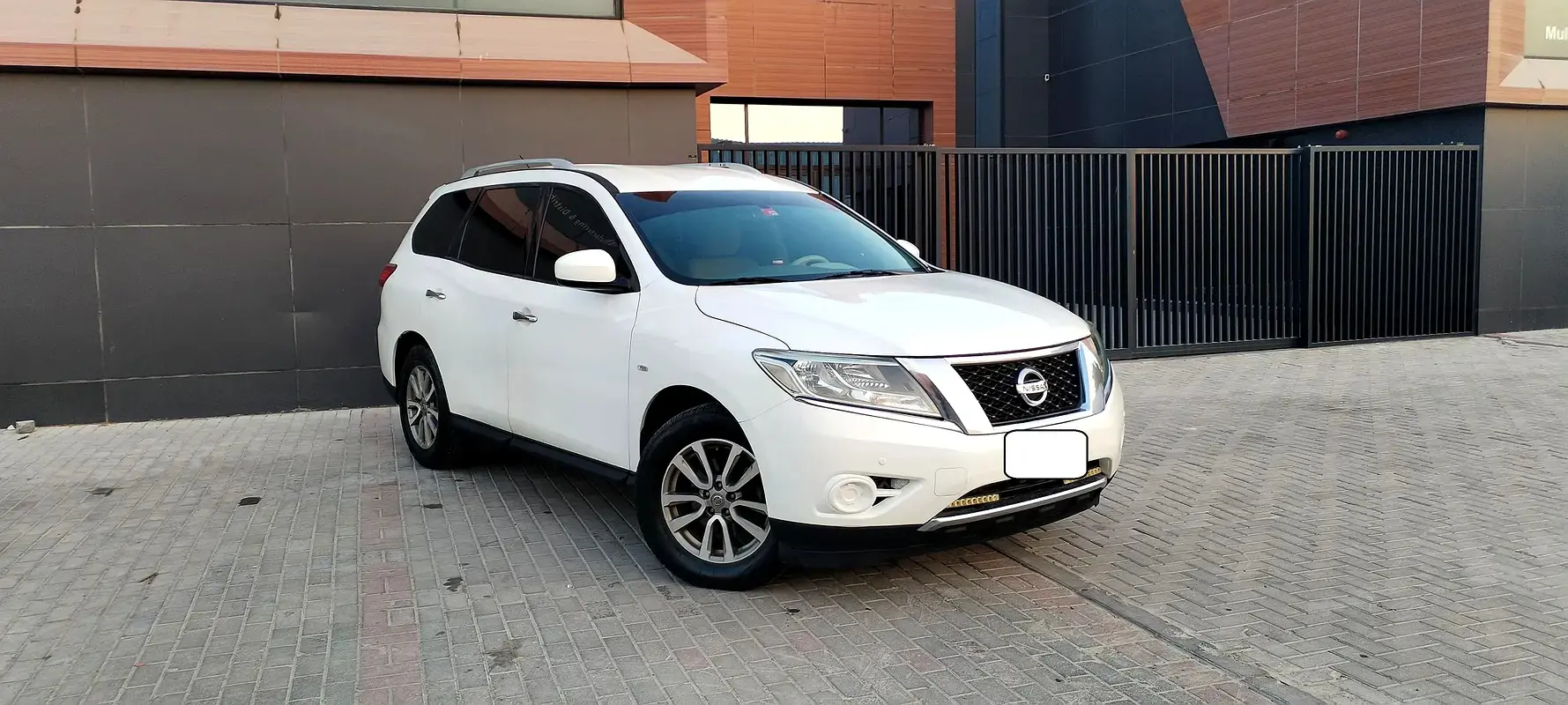 2015 Nissan Pathfinder SE
