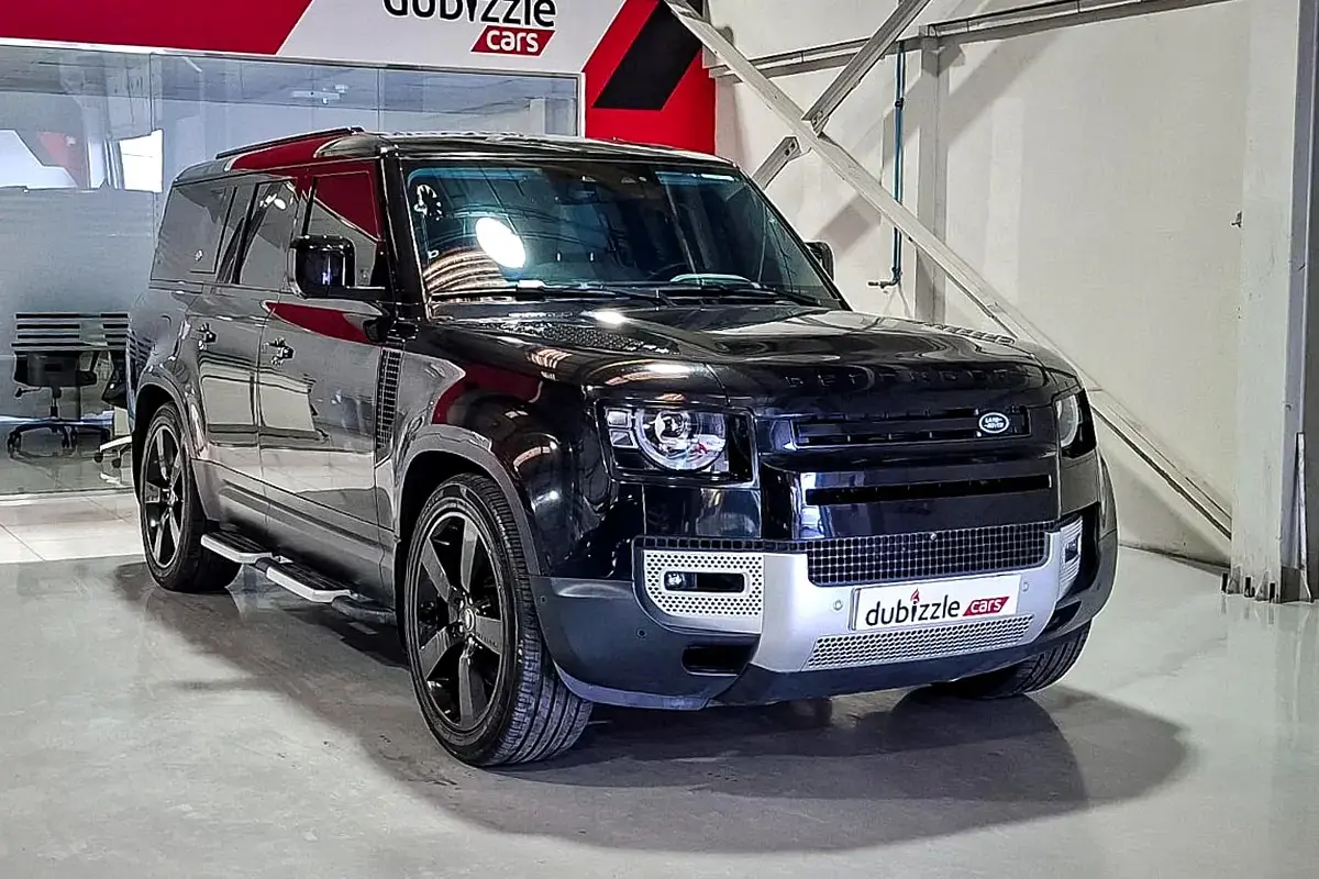 2023 Land Rover Defender 130 SE P400