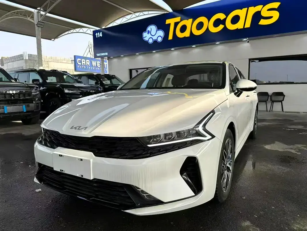 2025 Kia K5 LX