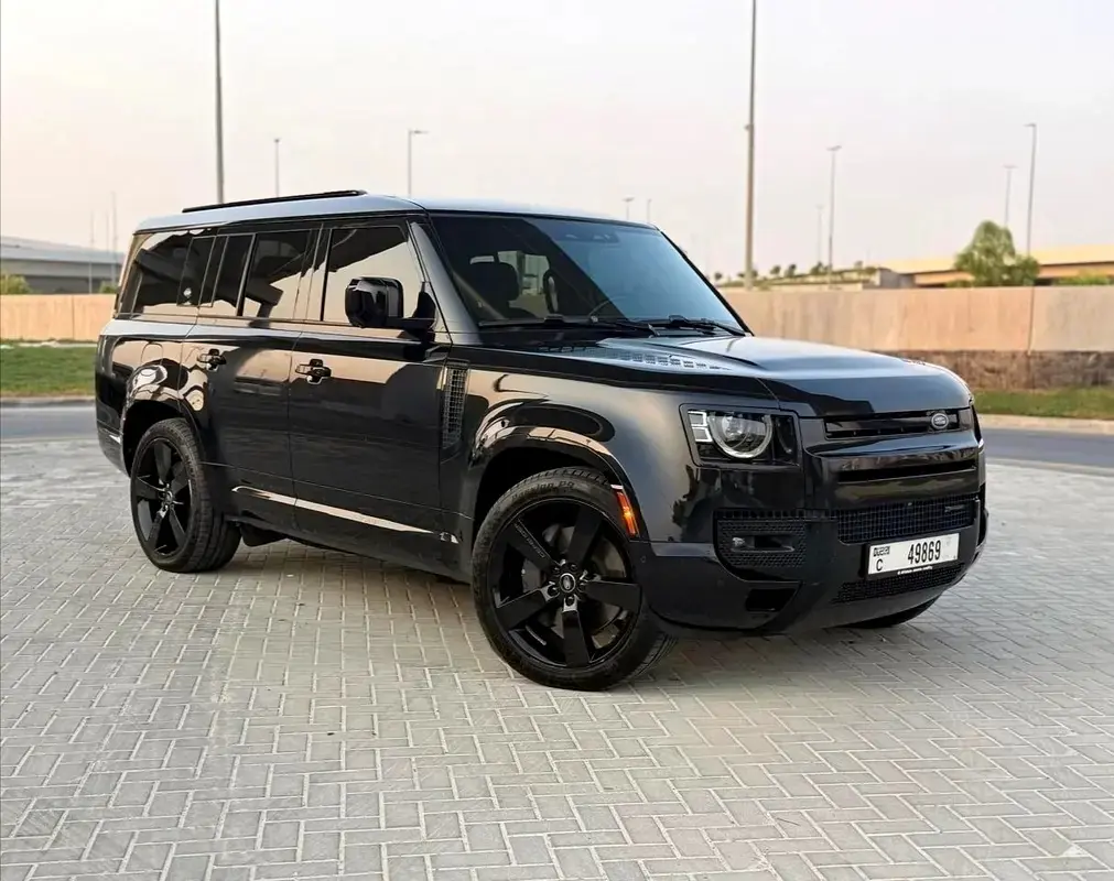 2023 Land Rover Defender 130 X-Dynamic SE